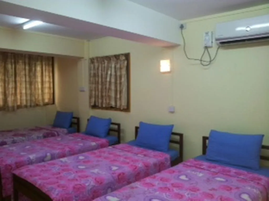 Hninn Si Budget Inn Rangoon Vandrerhjem